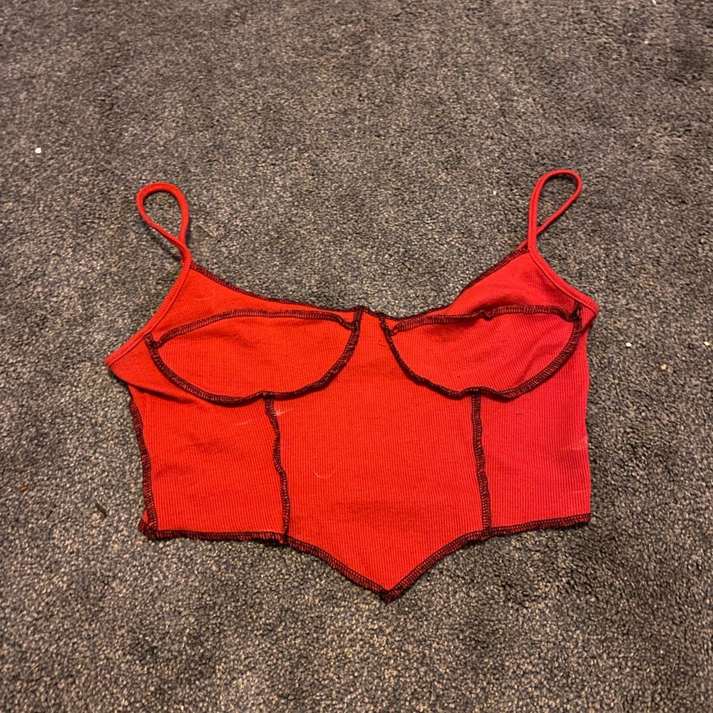red cropped tank top